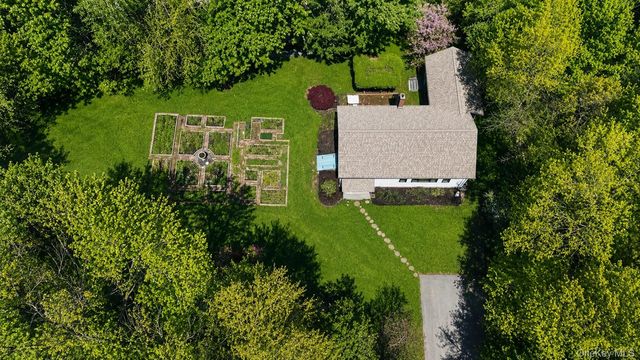 4 Clove Branch Road, Hopewell Junction, NY 12533