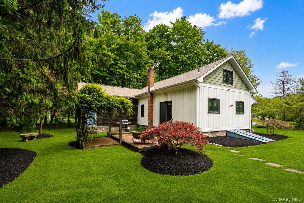 4 Clove Branch Road, Hopewell Junction, NY 12533