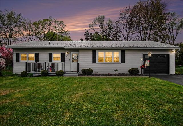 41 Authors Avenue, Henrietta, NY 14467