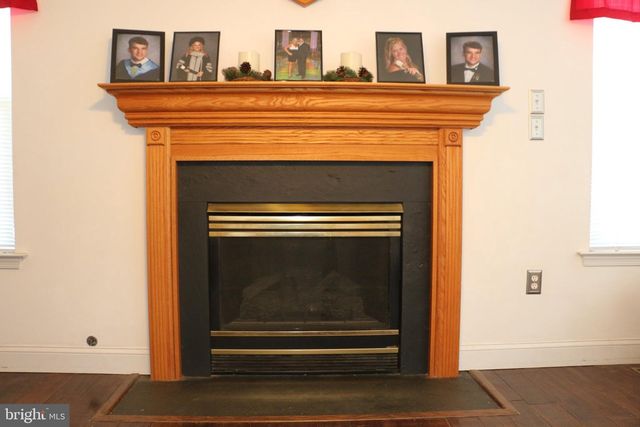 30 SAYRE DR, Sicklerville, NJ 08081