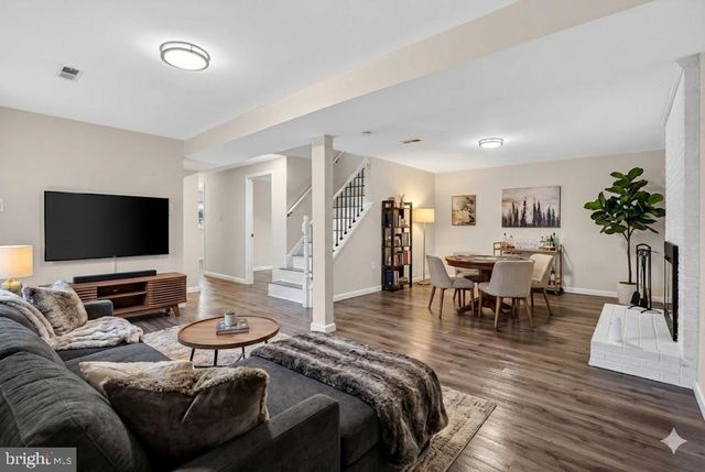 13418 HILLENDALE DR, Woodbridge, VA 22193