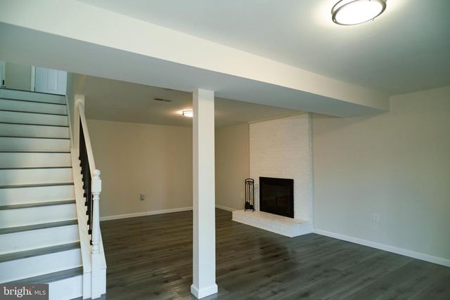 13418 HILLENDALE DR, Woodbridge, VA 22193