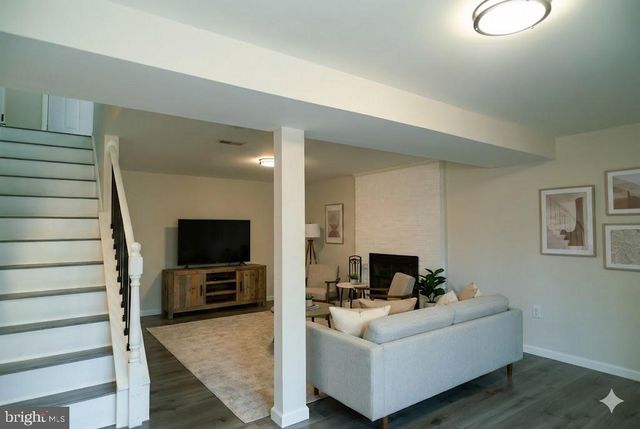 13418 HILLENDALE DR, Woodbridge, VA 22193