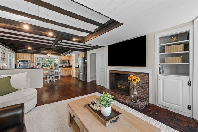 206 South St, Northborough, MA 01532