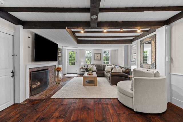 206 South St, Northborough, MA 01532