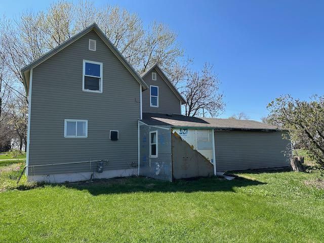 807 County Road 6, Renville, MN 56284