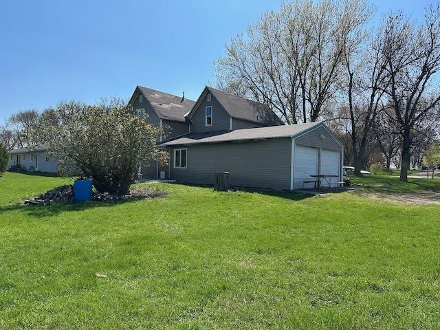 807 County Road 6, Renville, MN 56284
