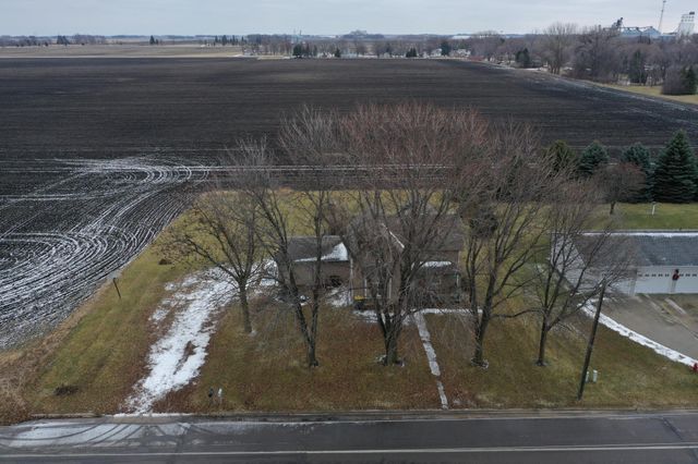 807 County Road 6, Renville, MN 56284