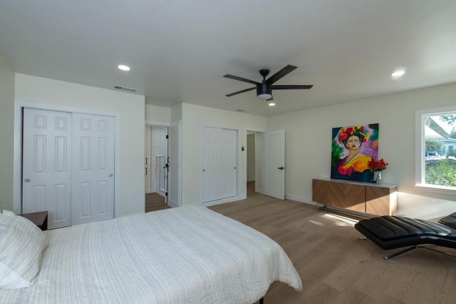 609 E Hampton, Fresno, CA 93704