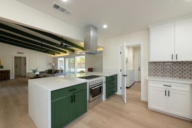 609 E Hampton, Fresno, CA 93704