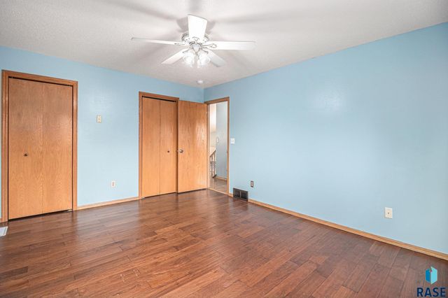 107 S Hampton Ave Avenue, Sioux Falls, SD 57110