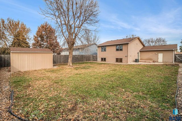 107 S Hampton Ave Avenue, Sioux Falls, SD 57110