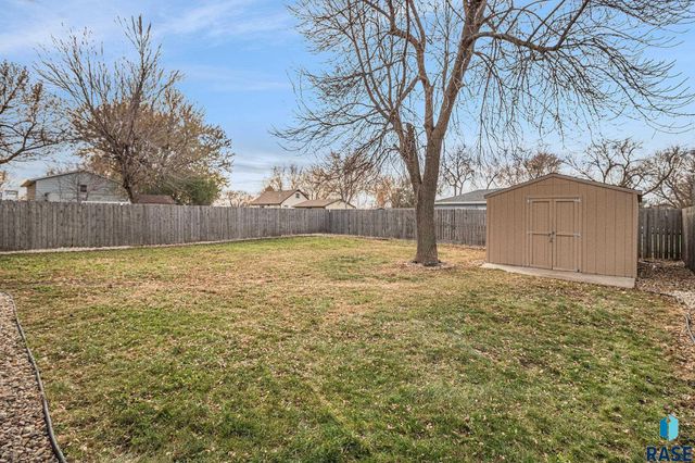 107 S Hampton Ave Avenue, Sioux Falls, SD 57110