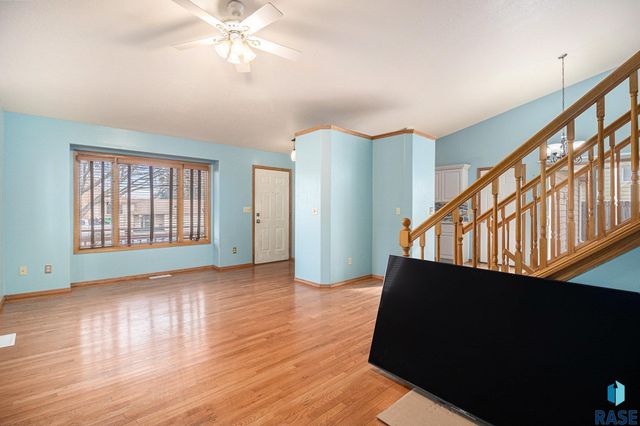 107 S Hampton Ave Avenue, Sioux Falls, SD 57110