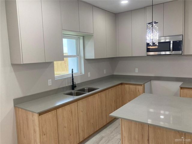 2221 Dorado Drive, Mission, TX 78573