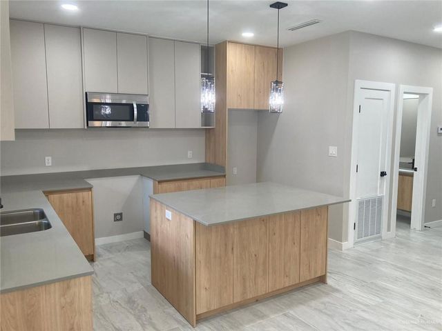 2221 Dorado Drive, Mission, TX 78573