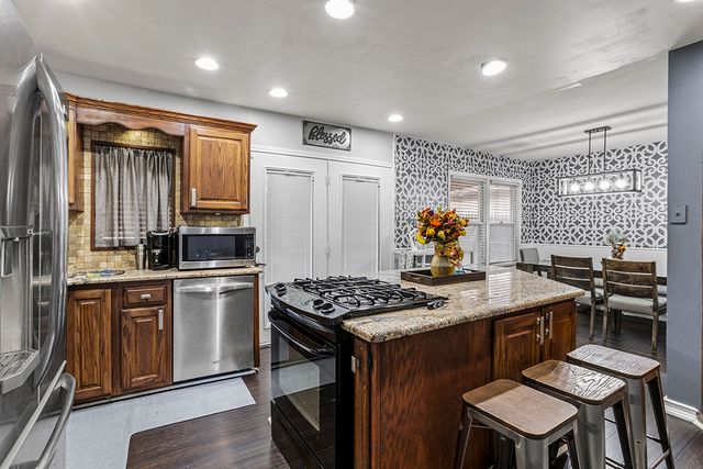 5113 Coulter Road, Oak Forest, IL 60452