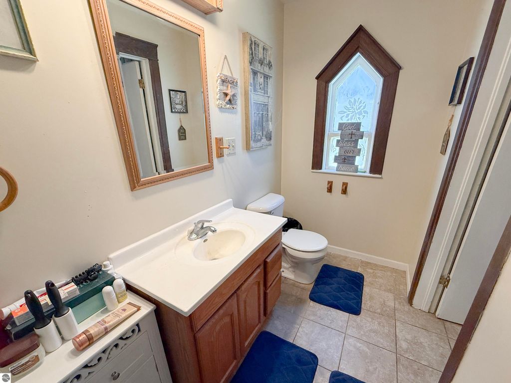 Image 10 of property listing at 405 E Saginaw, St Louis, MI 48880
