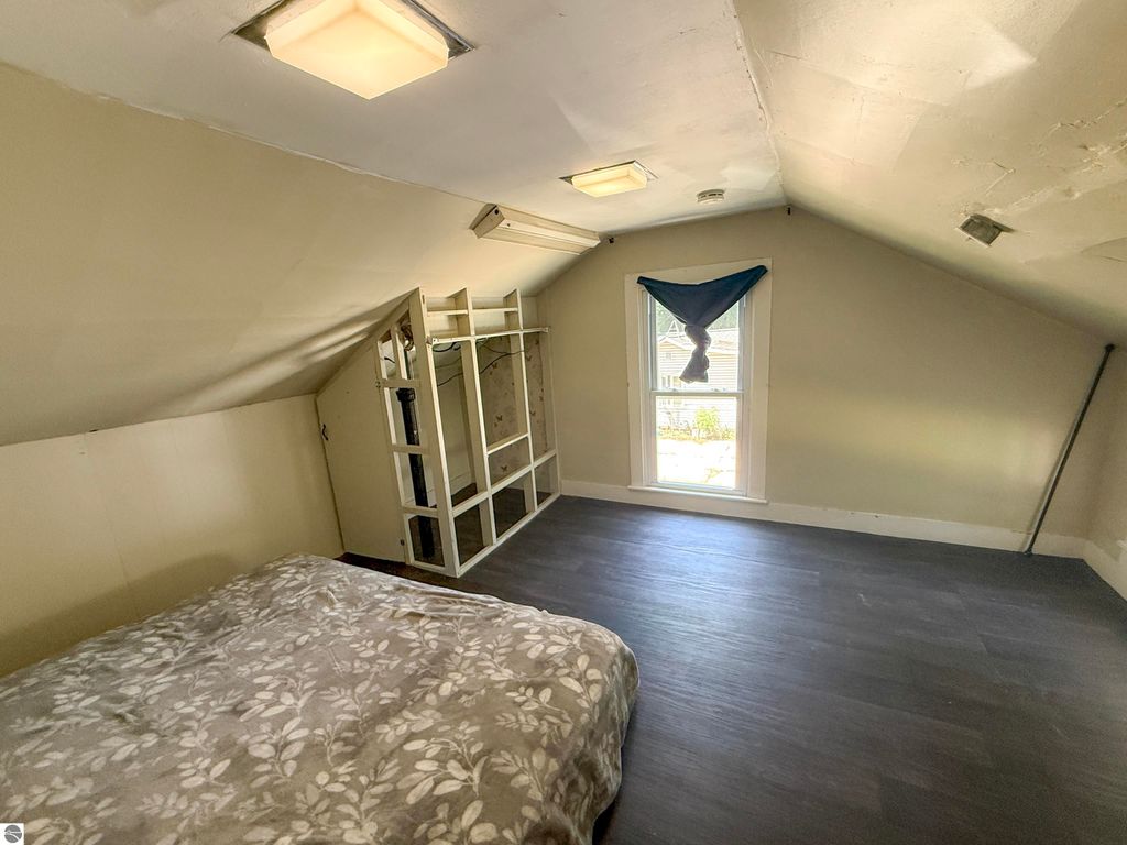 Image 13 of property listing at 405 E Saginaw, St Louis, MI 48880