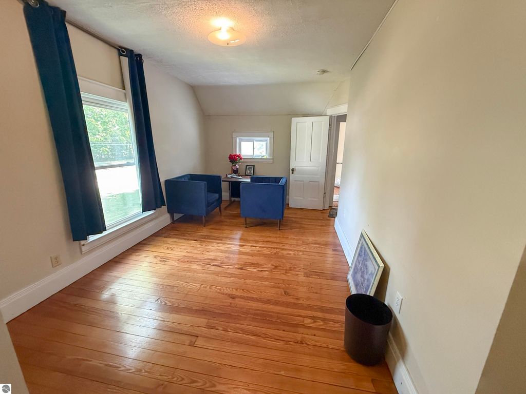 Image 14 of property listing at 405 E Saginaw, St Louis, MI 48880