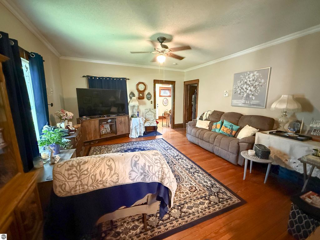 Image 4 of property listing at 405 E Saginaw, St Louis, MI 48880