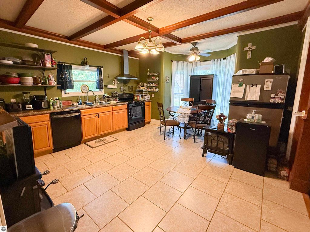 Image 5 of property listing at 405 E Saginaw, St Louis, MI 48880