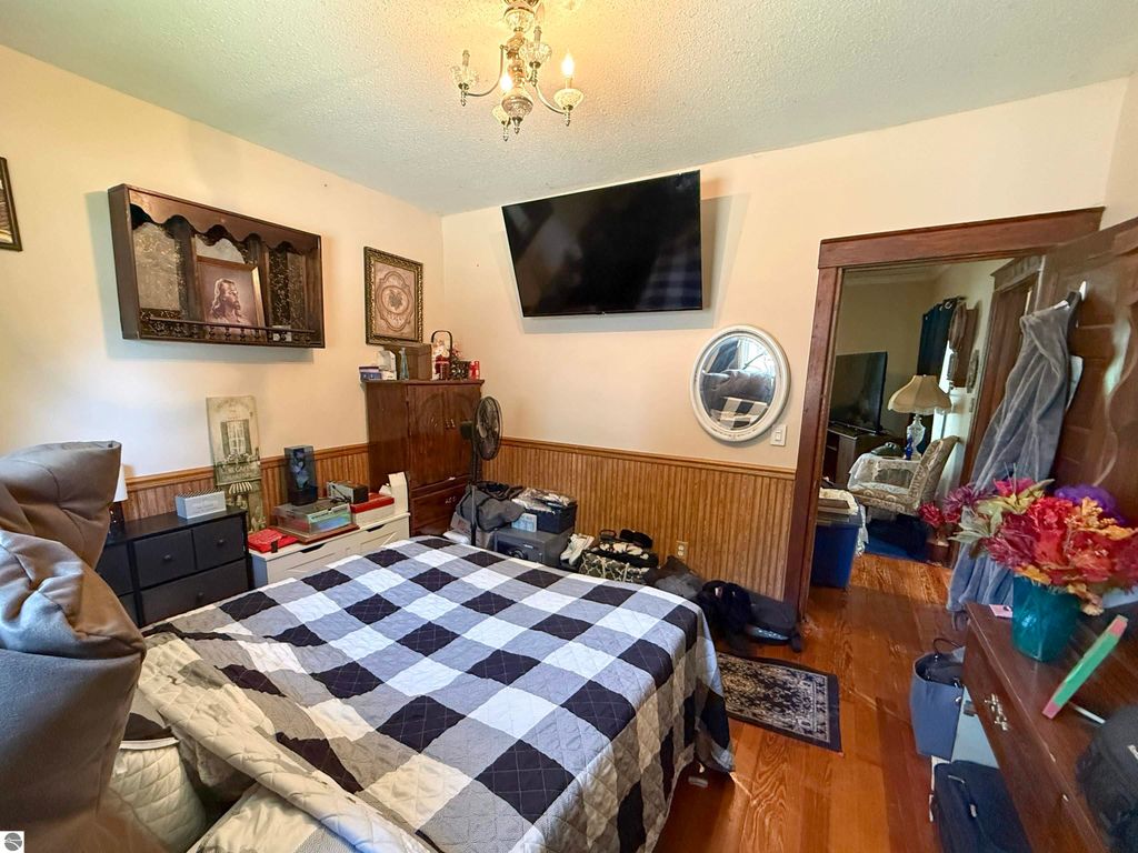 Image 8 of property listing at 405 E Saginaw, St Louis, MI 48880