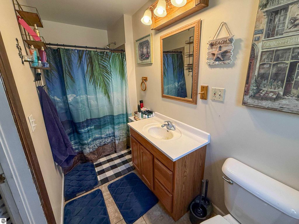 Image 9 of property listing at 405 E Saginaw, St Louis, MI 48880