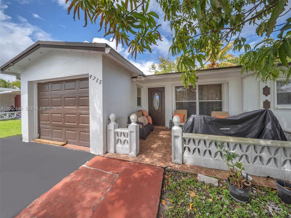 4715 NW 43rd Street, Lauderdale Lakes, FL 33319