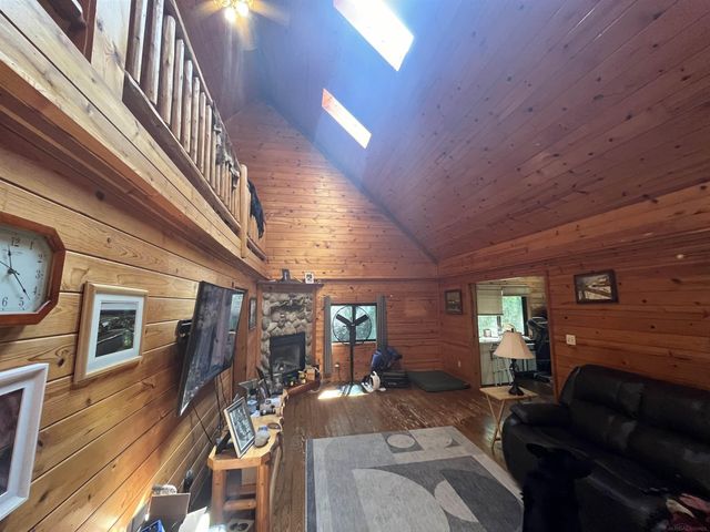10090 Snowbowl Road, Houghton Lake, MI 48629