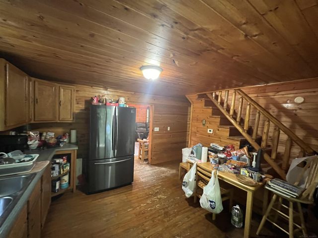 10090 Snowbowl Road, Houghton Lake, MI 48629