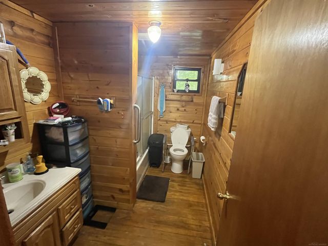 10090 Snowbowl Road, Houghton Lake, MI 48629