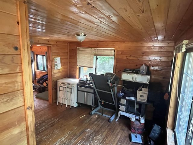 10090 Snowbowl Road, Houghton Lake, MI 48629