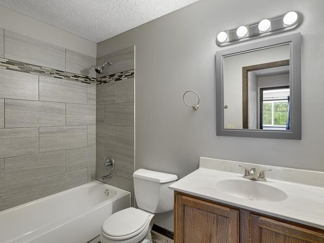 1601 N Innsbruck Drive 367NE, Fridley, MN 55432