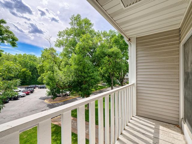 1601 N Innsbruck Drive 367NE, Fridley, MN 55432