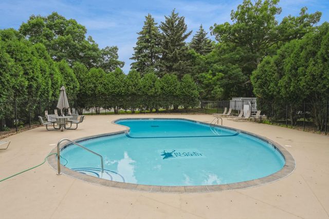 1601 N Innsbruck Drive 367NE, Fridley, MN 55432