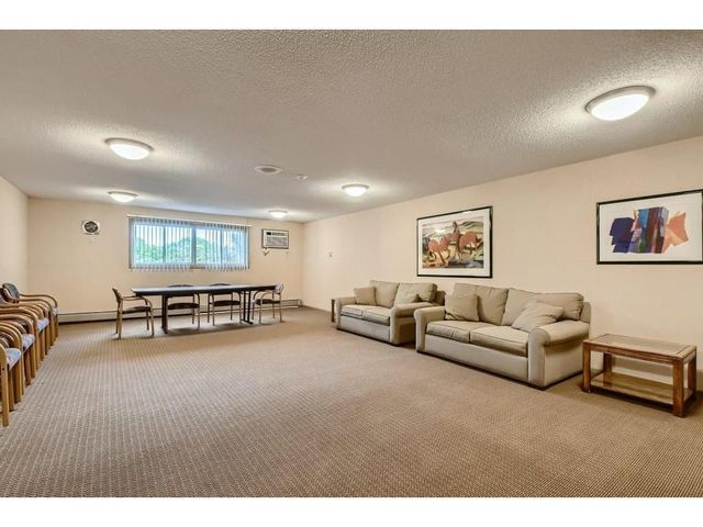 1601 N Innsbruck Drive 367NE, Fridley, MN 55432