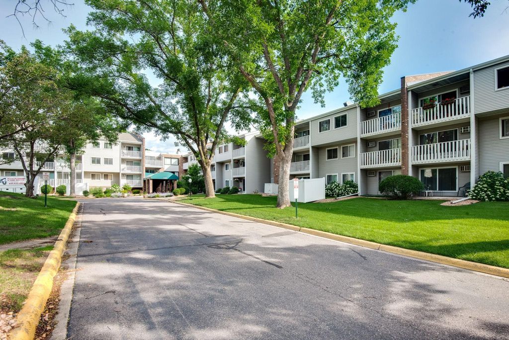 1601 N Innsbruck Drive 367NE, Fridley, MN 55432