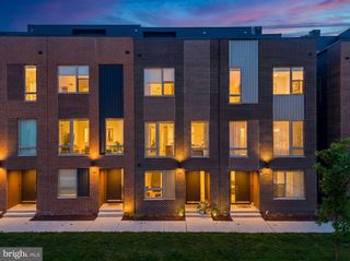 3112 PIERVIEW LN, Philadelphia, PA 19125
