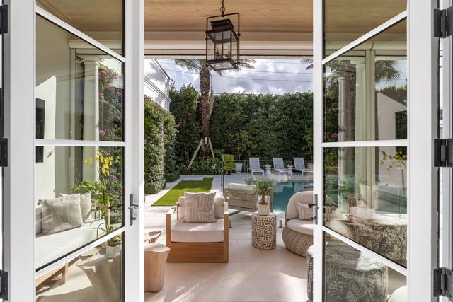 208 Sandpiper Drive, Palm Beach, FL 33480