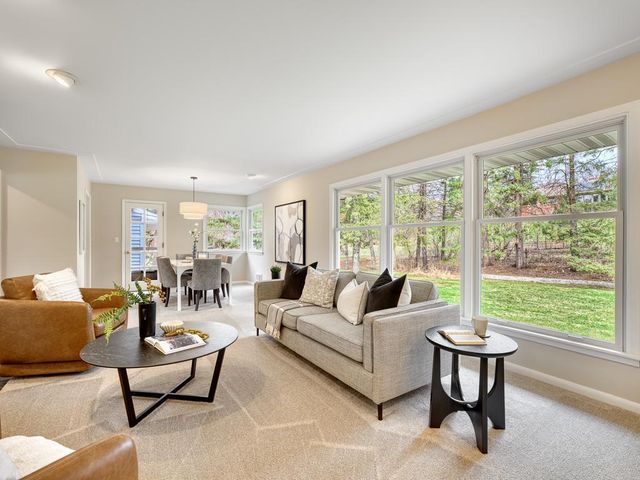 205 Oakview Road, West Saint Paul, MN 55118