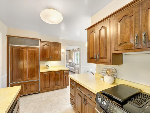 205 Oakview Road, West Saint Paul, MN 55118