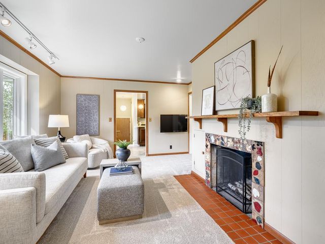 205 Oakview Road, West Saint Paul, MN 55118