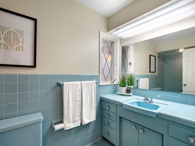 205 Oakview Road, West Saint Paul, MN 55118