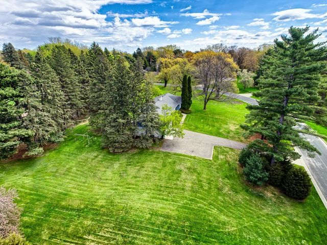 205 Oakview Road, West Saint Paul, MN 55118