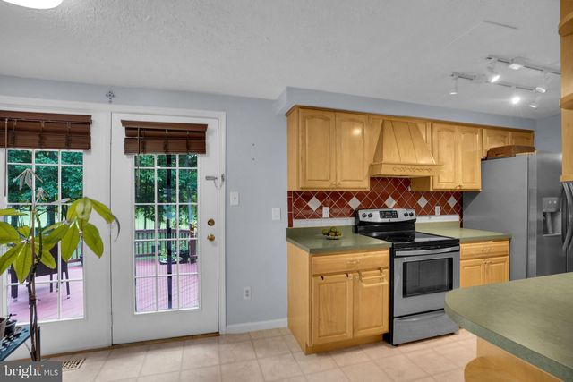 15809 LAZY DAY LN, Dumfries, VA 22025