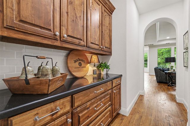 1241 Blue Lake Boulevard, Arlington, TX 76005