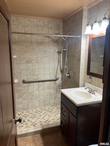 1286 W LOSEY Street, Galesburg, IL 61401