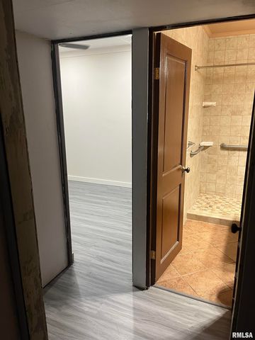 1286 W LOSEY Street, Galesburg, IL 61401