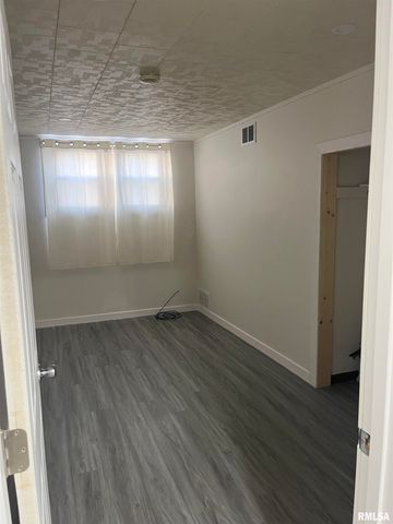 1286 W LOSEY Street, Galesburg, IL 61401